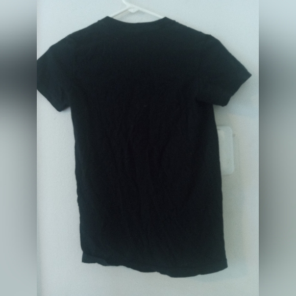 A t-shirt - Picture 3 of 3